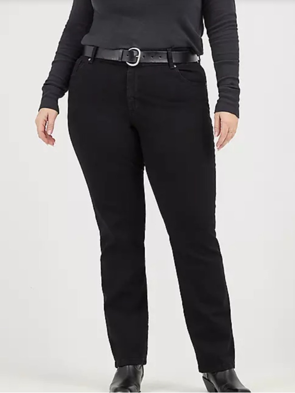 Lee Women’s Straight-Leg Jeans relaxed fit.